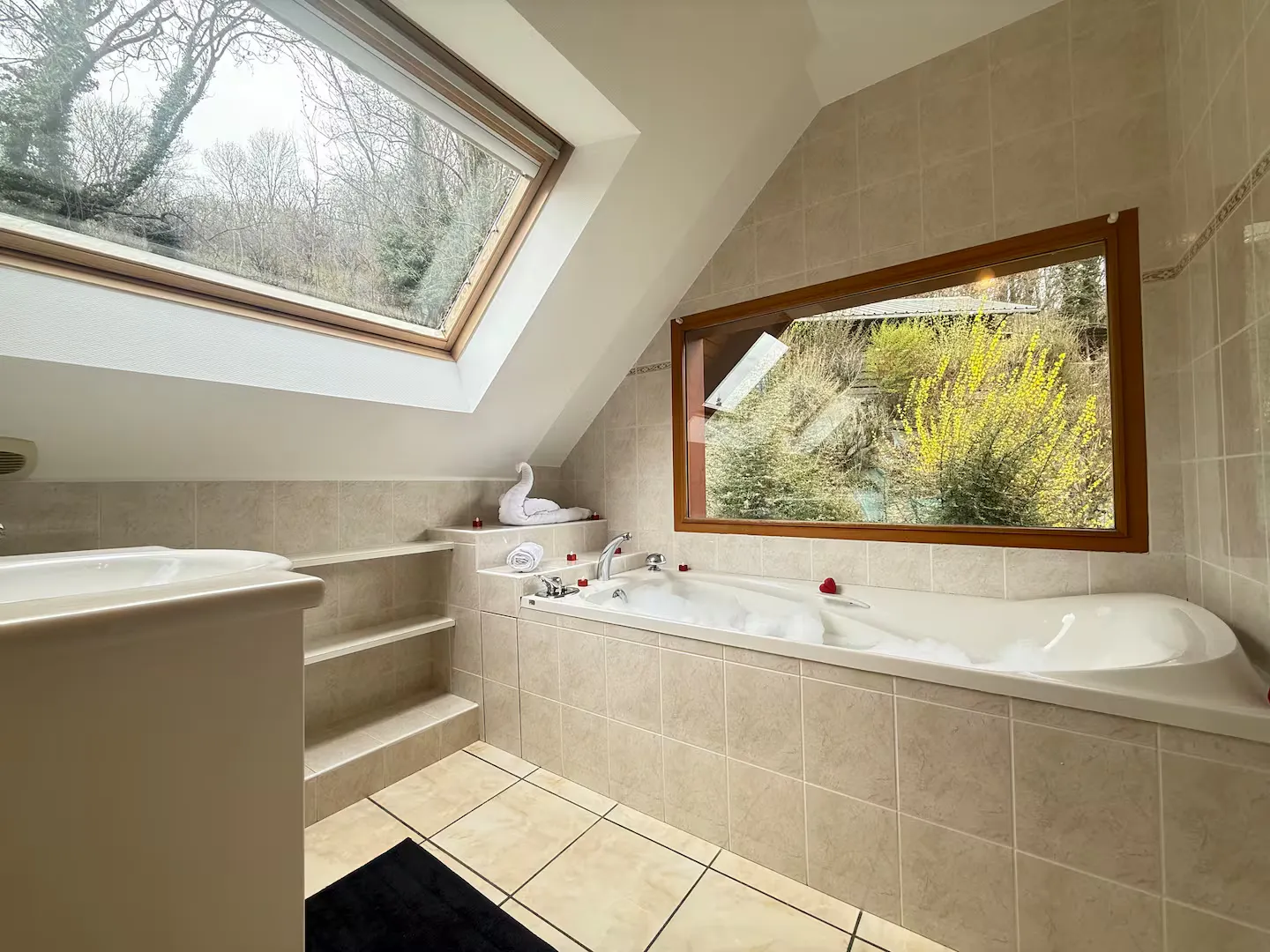 Baignoire balnéo avec vue, parfaite après le ski